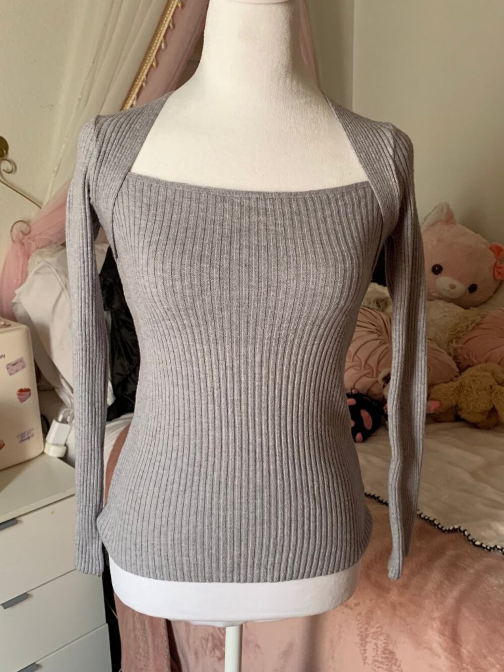 gray long sleeve